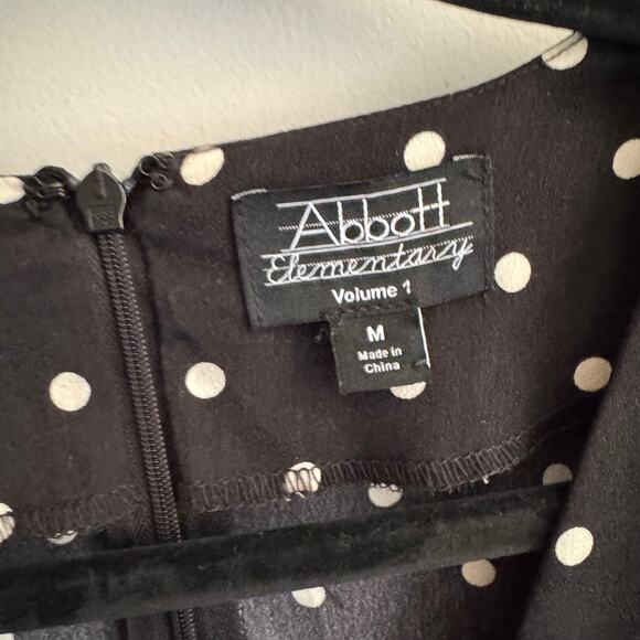 Abbott Elementary Polka Dot Dress Black Front Button Back Zip 3/4 Sleeve Sz M - Picture 2 of 6